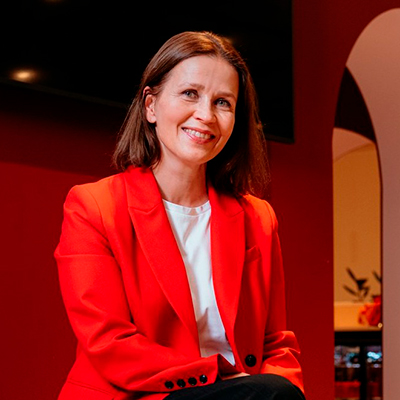 Johanna Vesikallio Nuorten  yrittäjyys ja talous NYT